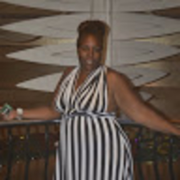 Meet your Posher, Tara - Picture 1 of 1